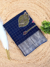 Pure Wrinkle Georgette Saree with Floral Butis