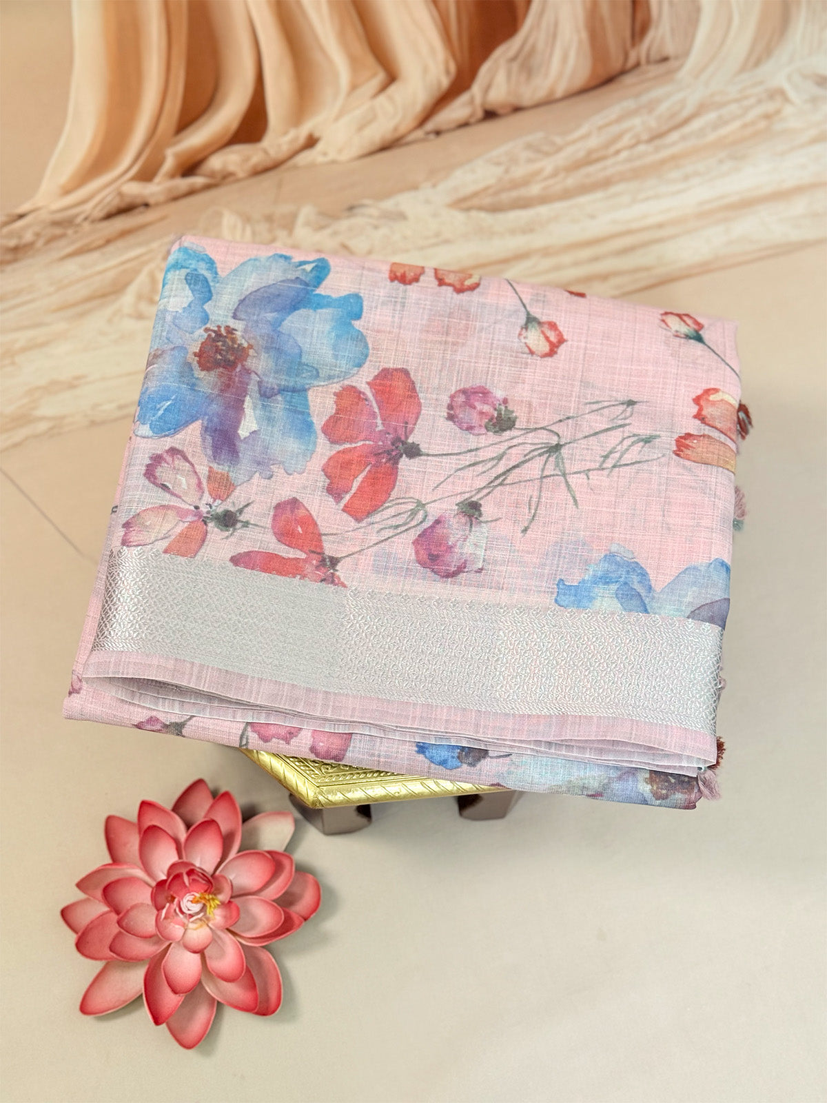 Pure linen with digital floral print