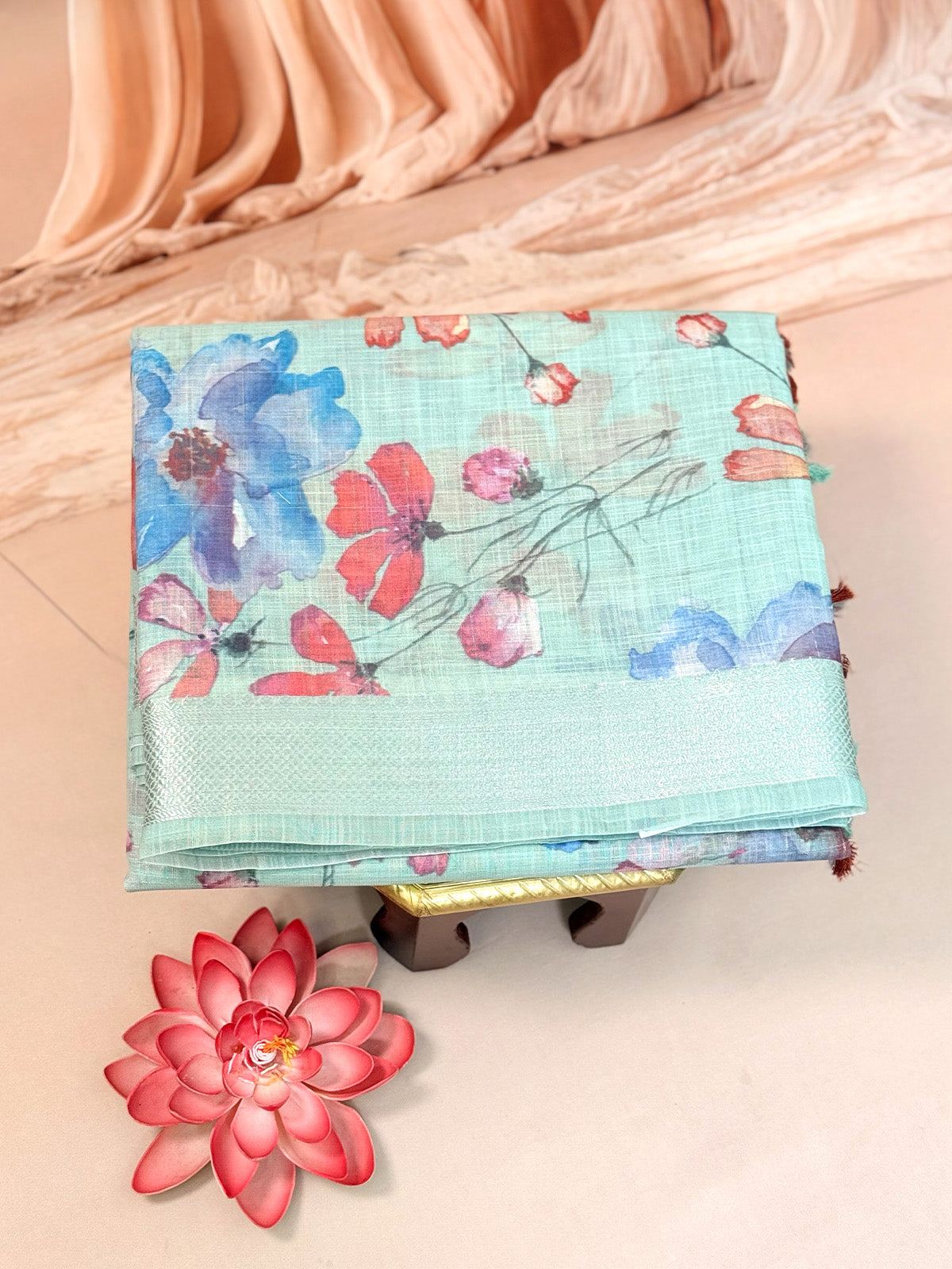 Pure linen with digital floral print