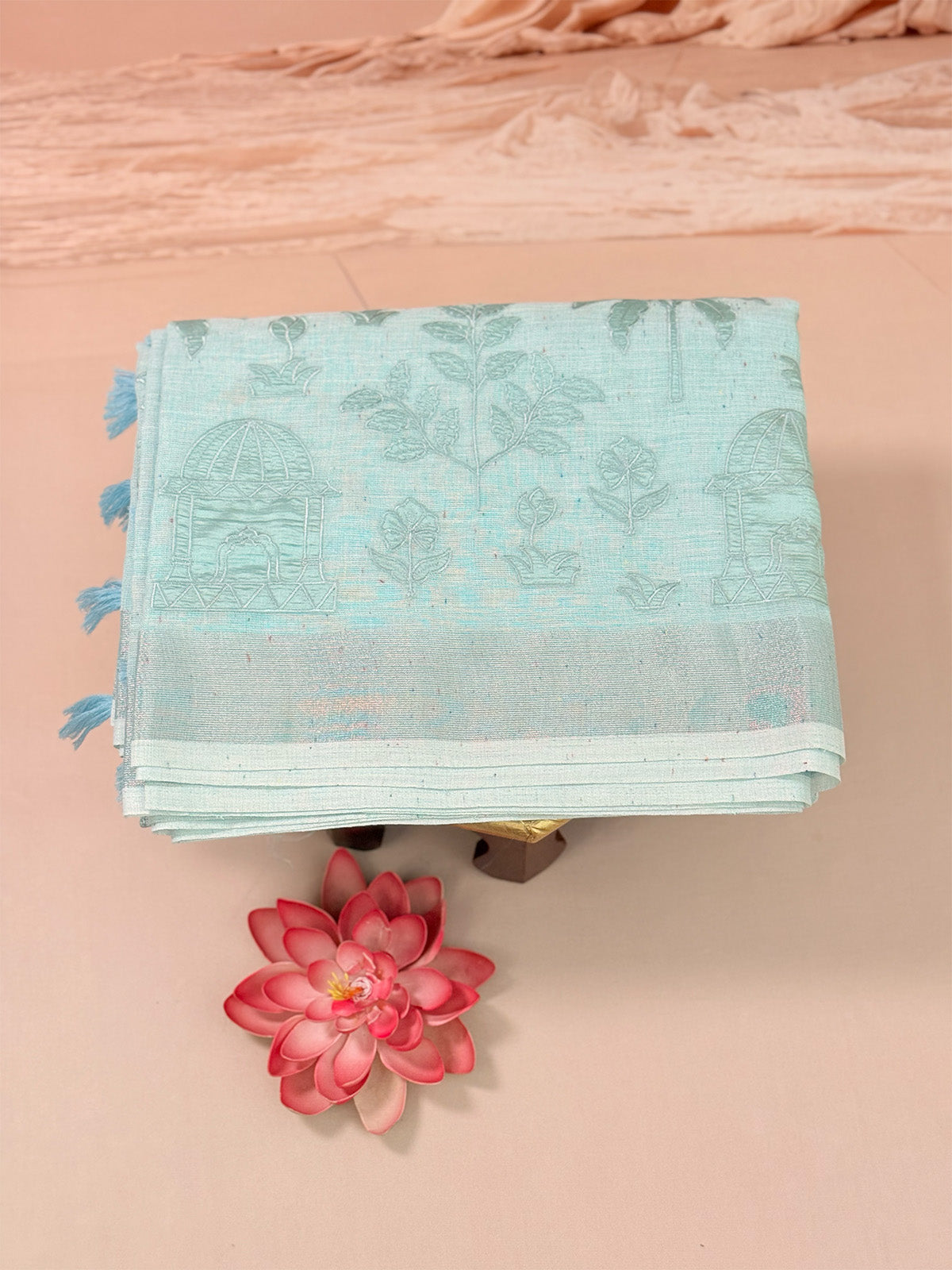 Pure handloom linen with self colour applique