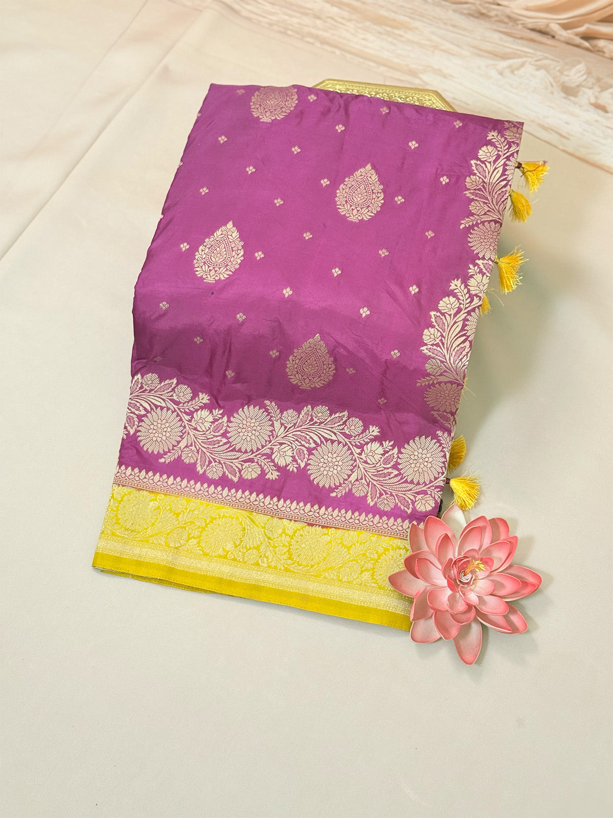 semi katan silk with contrast border