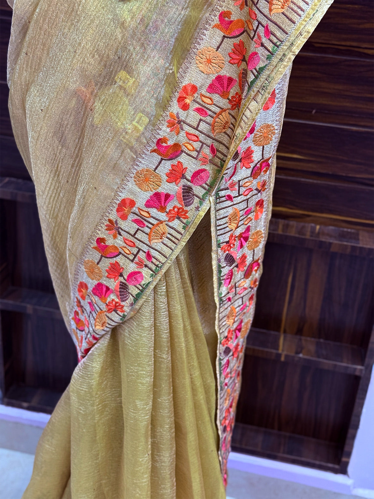 Golden crush tissue embroidery