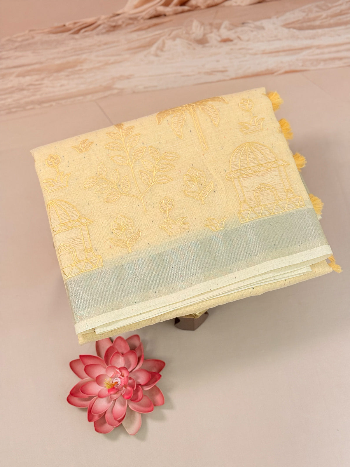 Pure handloom linen with self colour applique