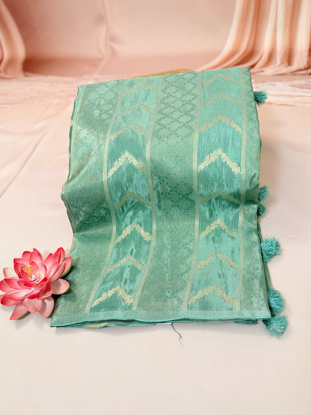 Stripe tissue borderless saree with tassels