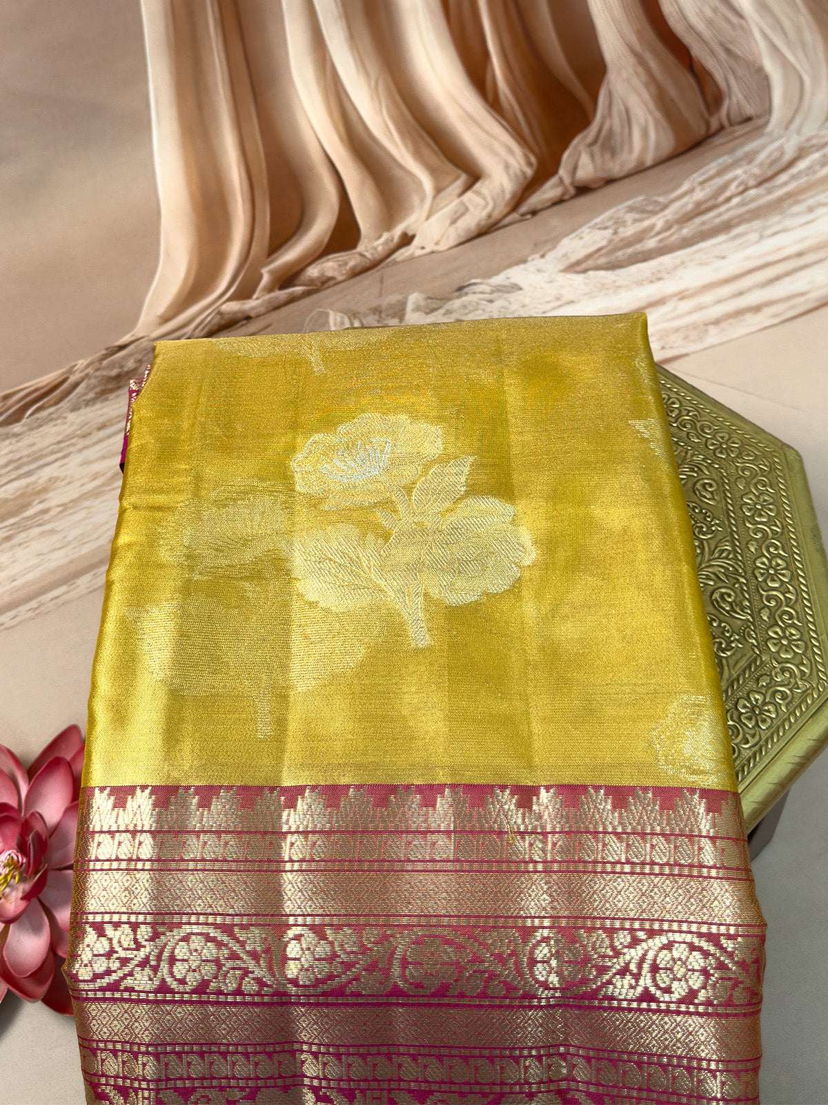 Tissue Pattu