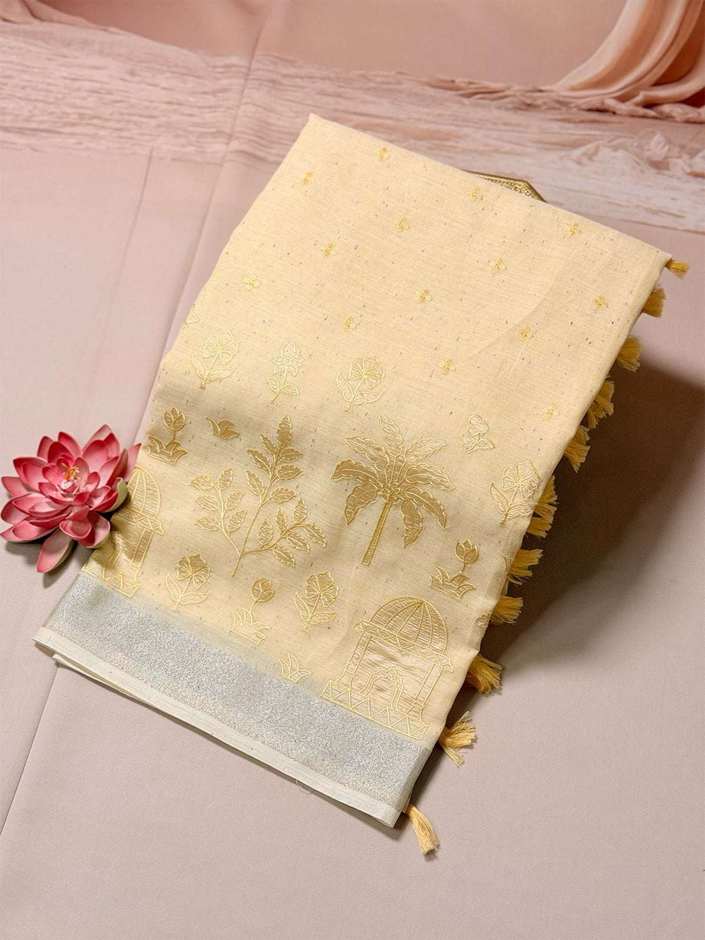 Pure handloom linen with self colour applique