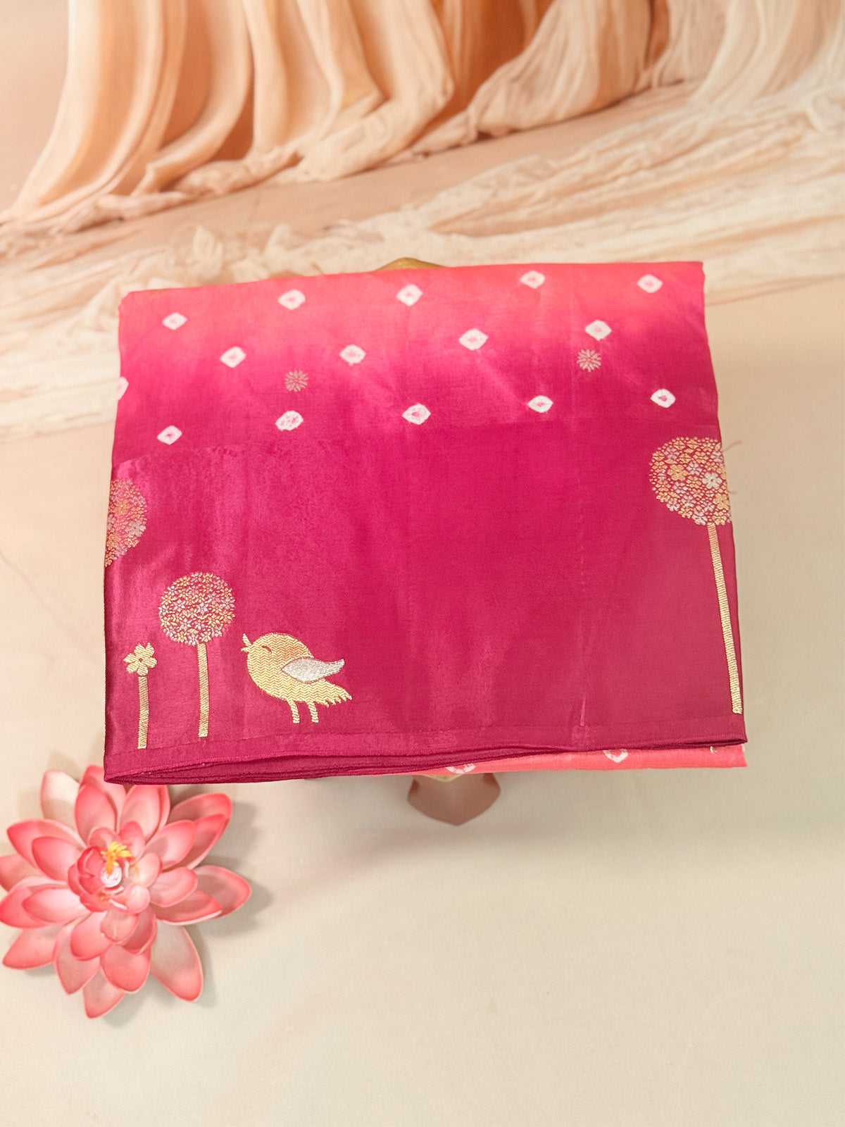 Shaded bandini with satin borders