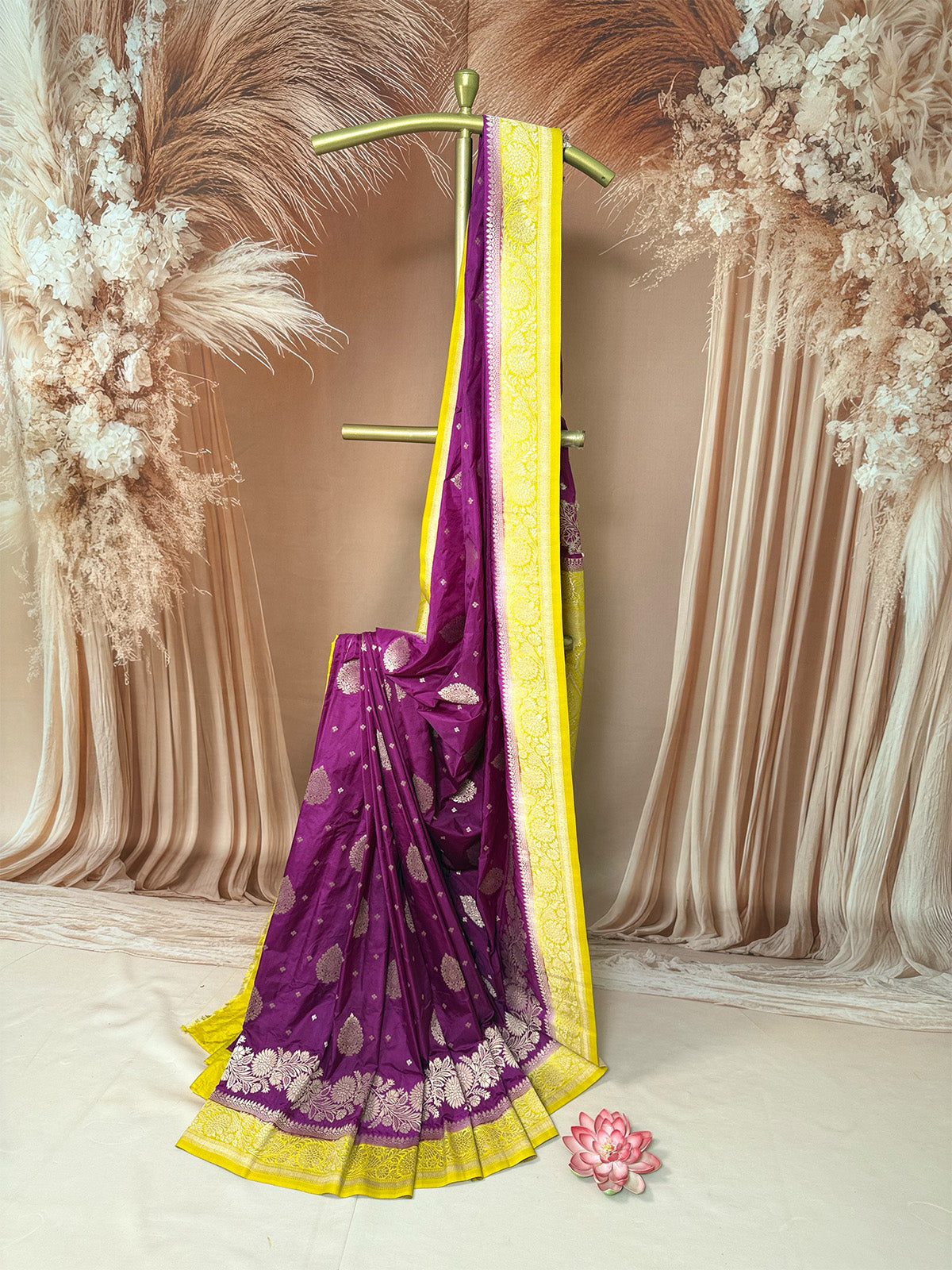 semi katan silk with contrast border