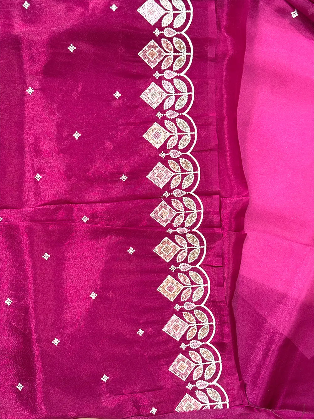 Glass Tissue With Korean Embriodery